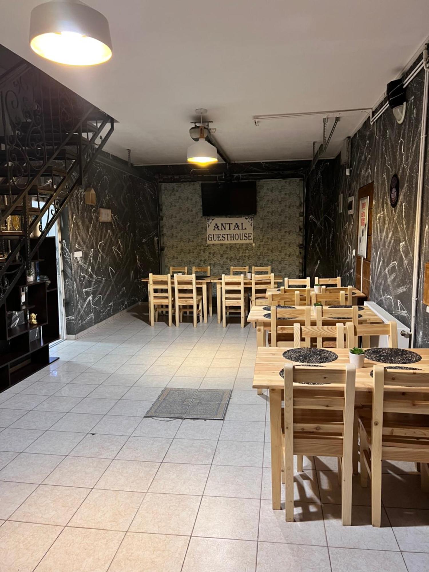 Antal Guesthouse Ghimeş-Făget Exteriör bild